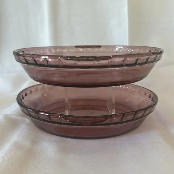 Pyrex Cranberry Glass 9.5” Set of 2 Fluted Pie Pans Crimped Deep Dish Plates 229 - Picture 5 of 6